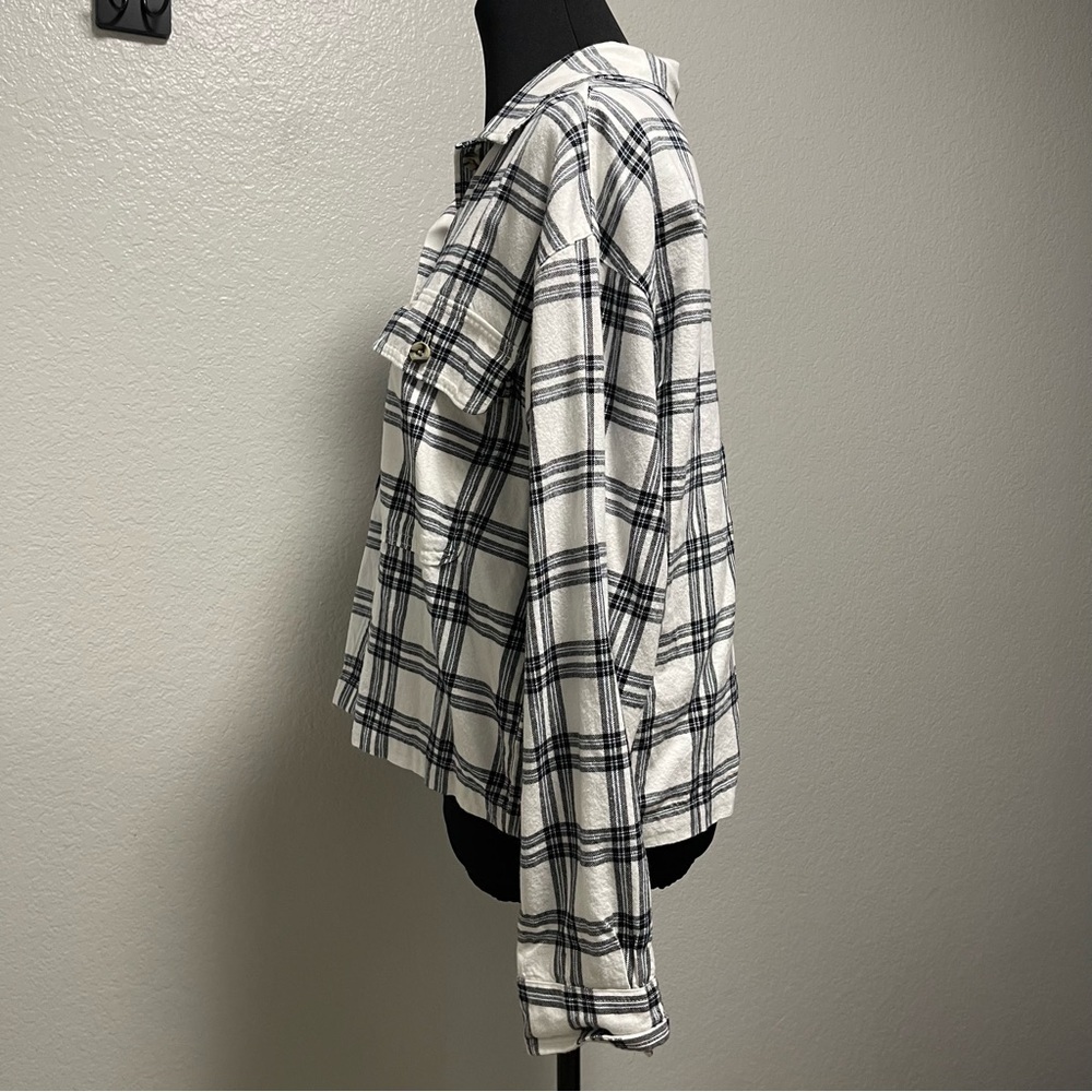 Brixton Bowery Boxy Fit Organic Cotton Light Weight Flannel Shirt Small — image 4 of 6